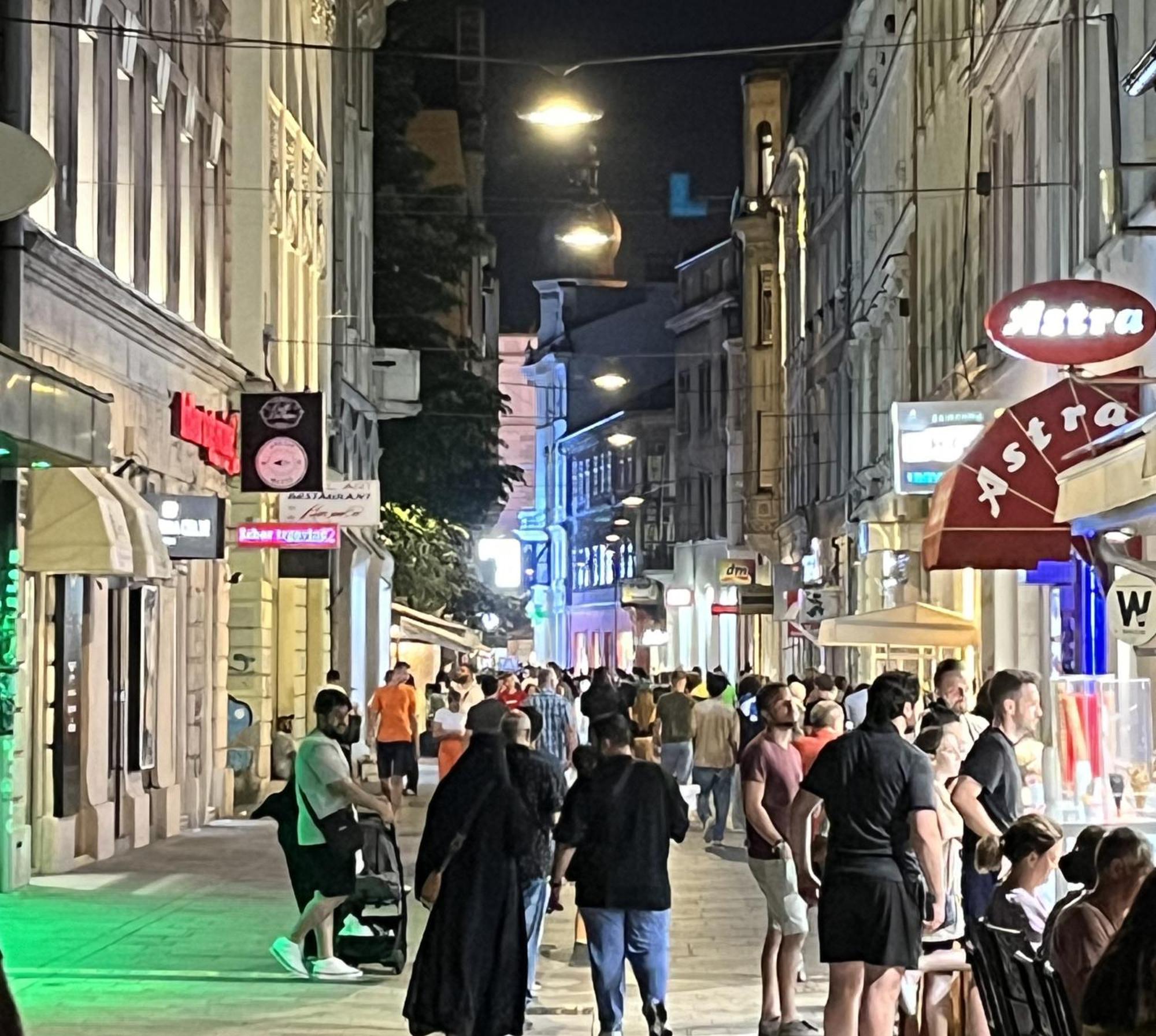 Sarajevo Luxury Apartment - 50 M From Old Sarajevo Clock Tower Екстериор снимка
